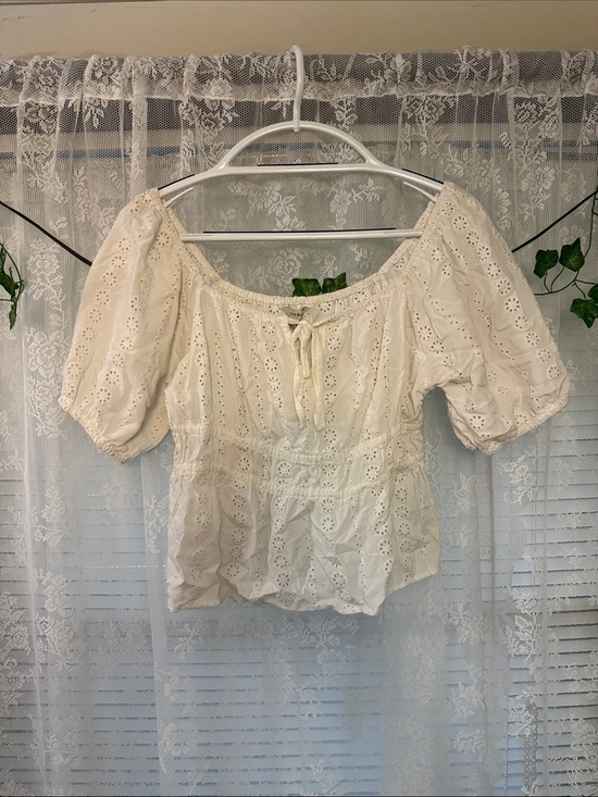 Sim & Sam Tops - Women's Cream Eyelet Puff-Sleeve Blouse